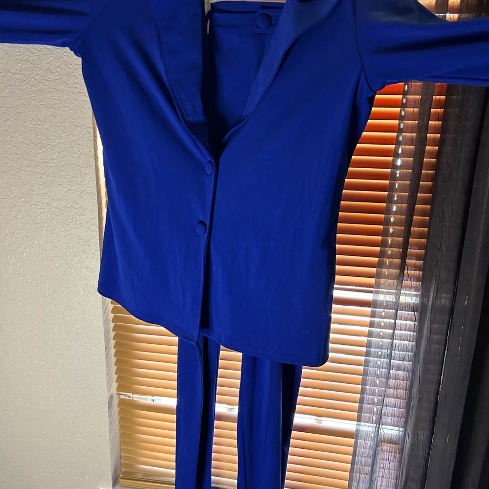 Pants suit